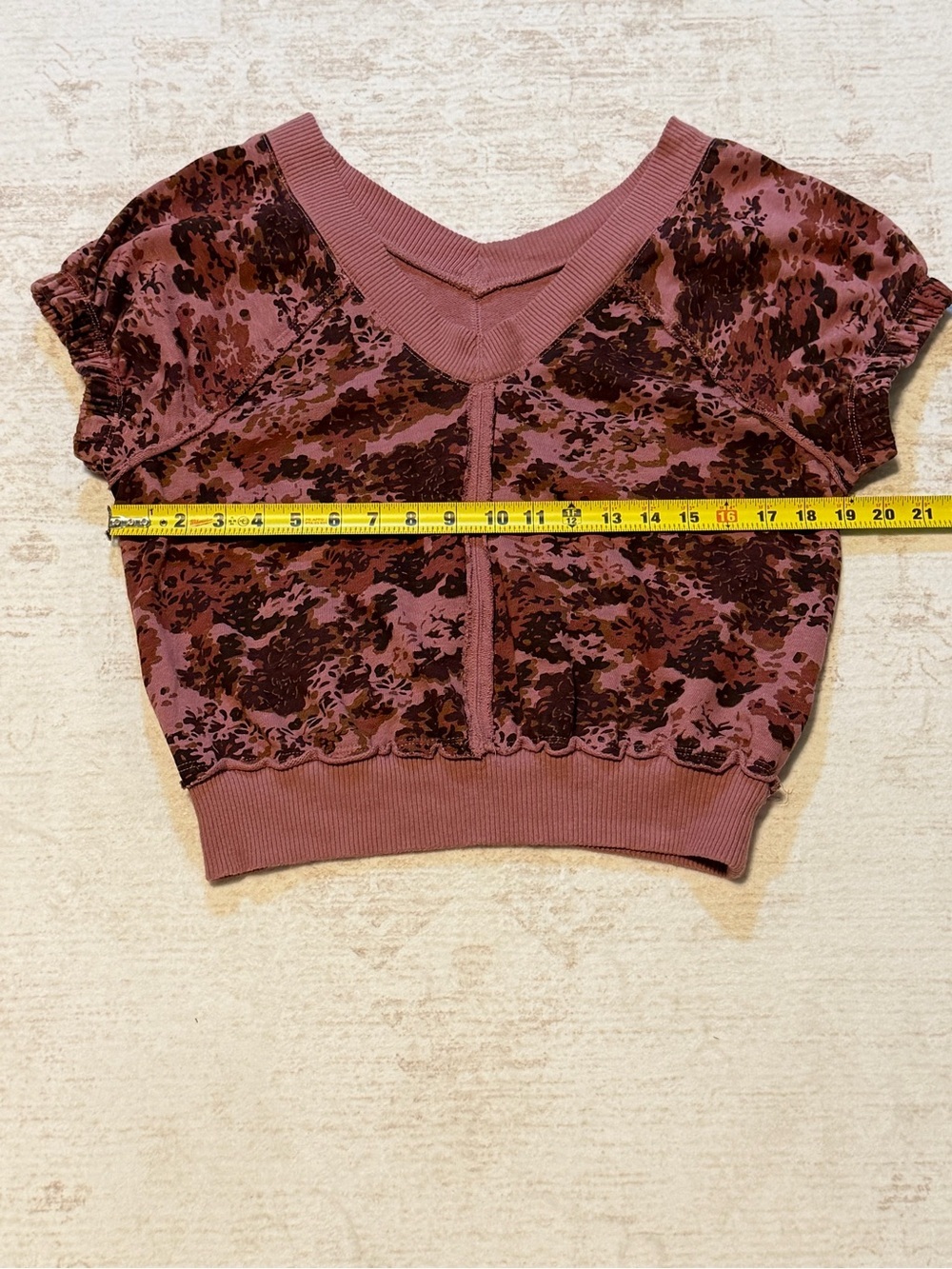 Pilcro Dusty Rose Floral V-Neck Cropped Top - Picture 7 of 8